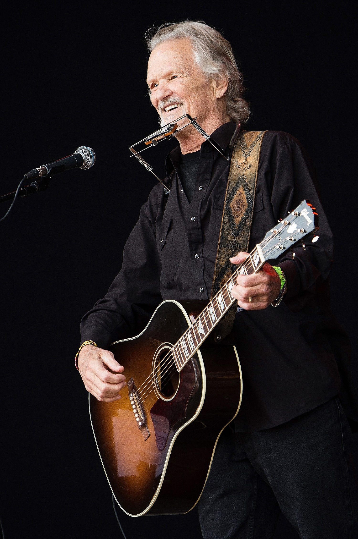 Kris Kristofferson dies at 88: What he and his family have shared about his health