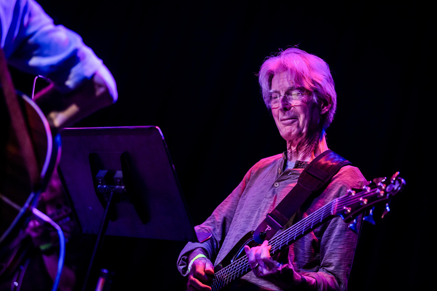 Phil Lesh, Grateful Dead bassist and founding member, dies at 84