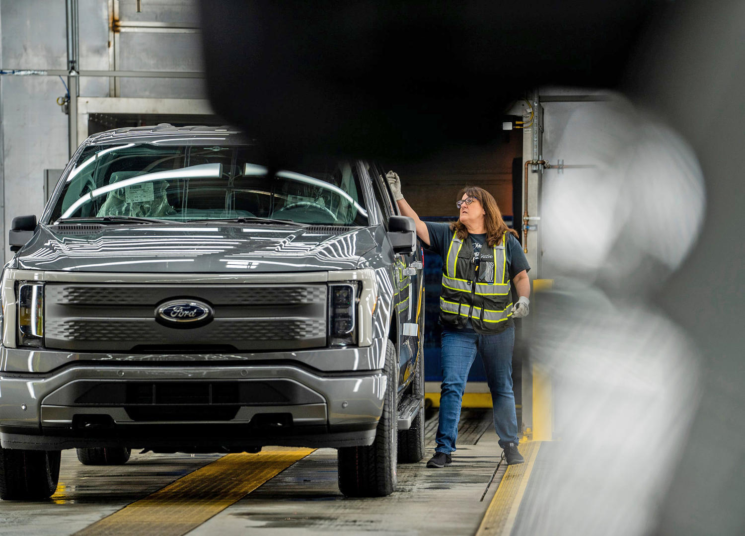 Ford’s third-quarter sales up 0.7% as GM overtakes it in EVs