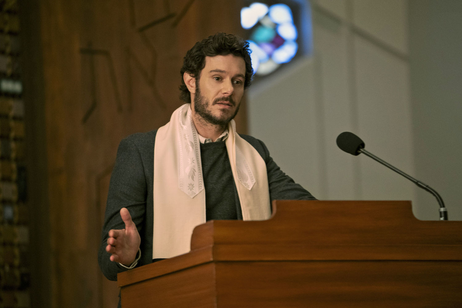 What rabbis think of Netflix's 'Nobody Wants This' and Adam Brody's 'hot rabbi' character