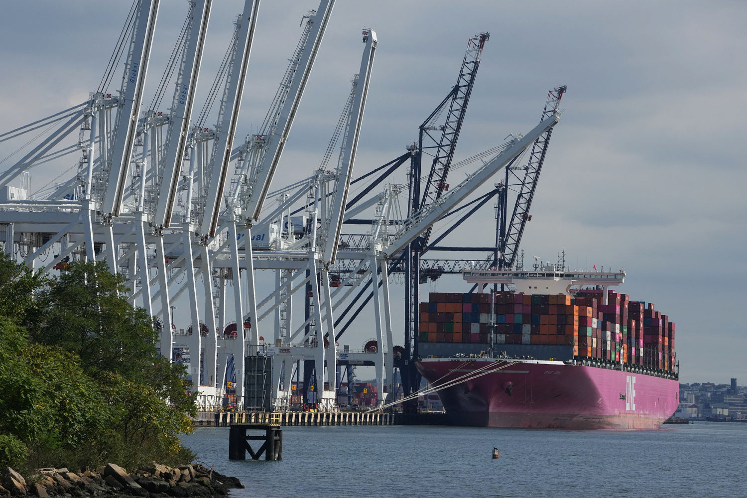 Ship queue grows at U.S. ports as dockworker strike enters third day