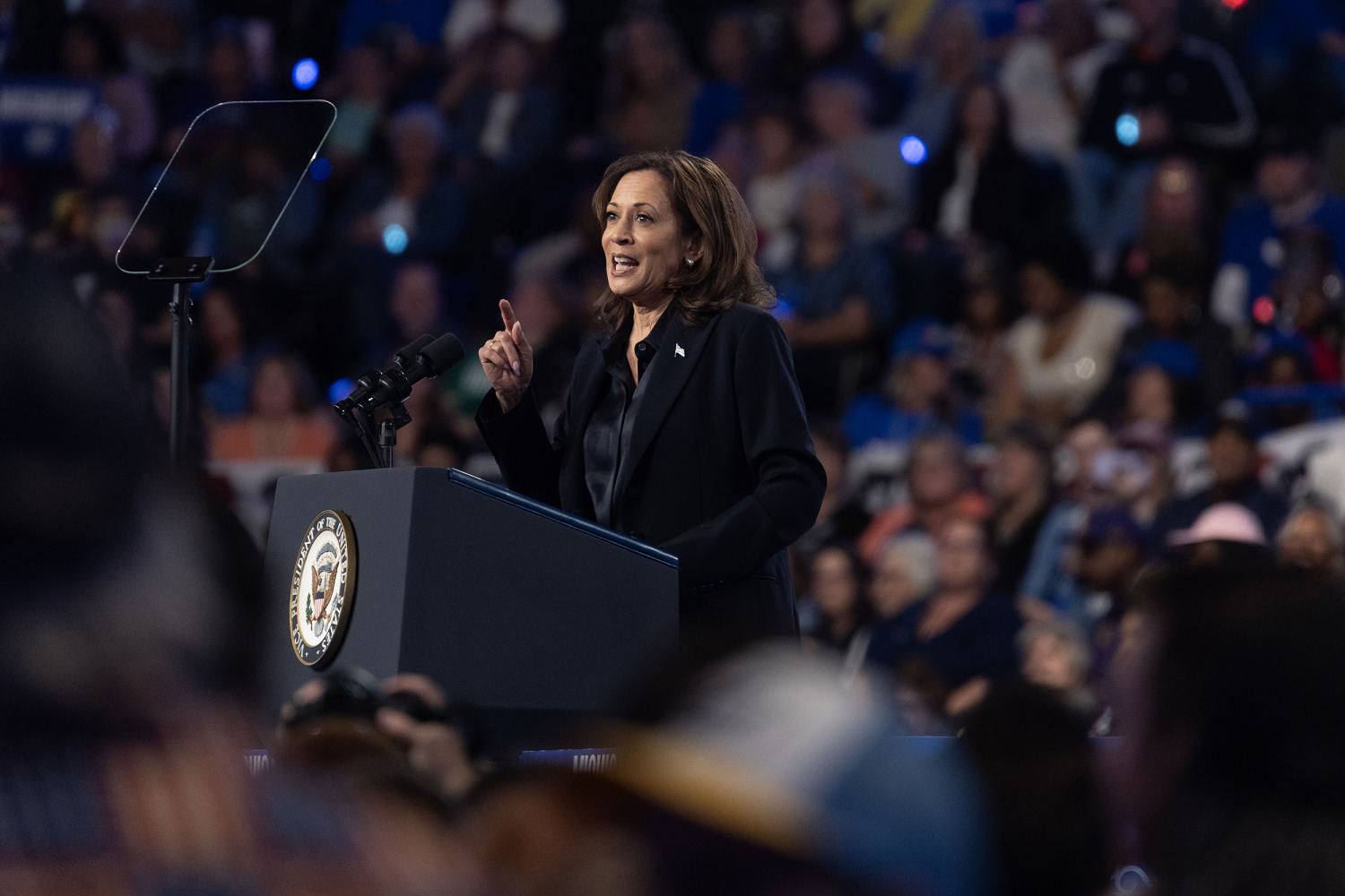 Democrats are nervous — and Harris may be OK with that