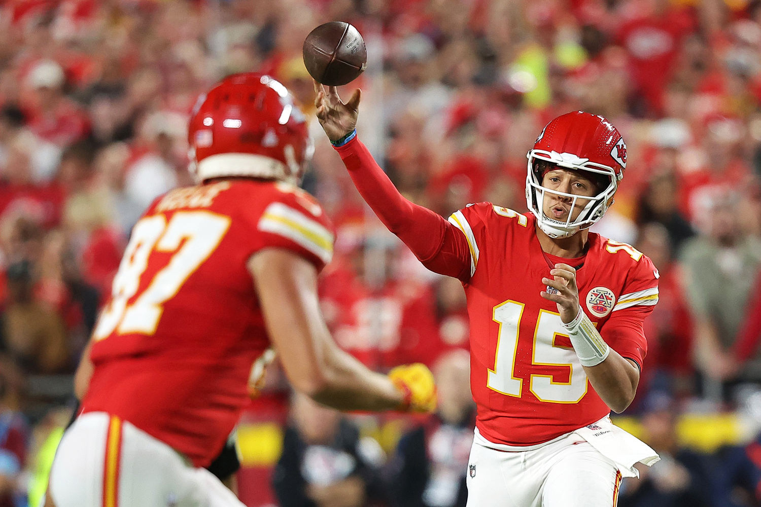 Chiefs remain unbeaten with win over Saints on 'Monday Night Football'