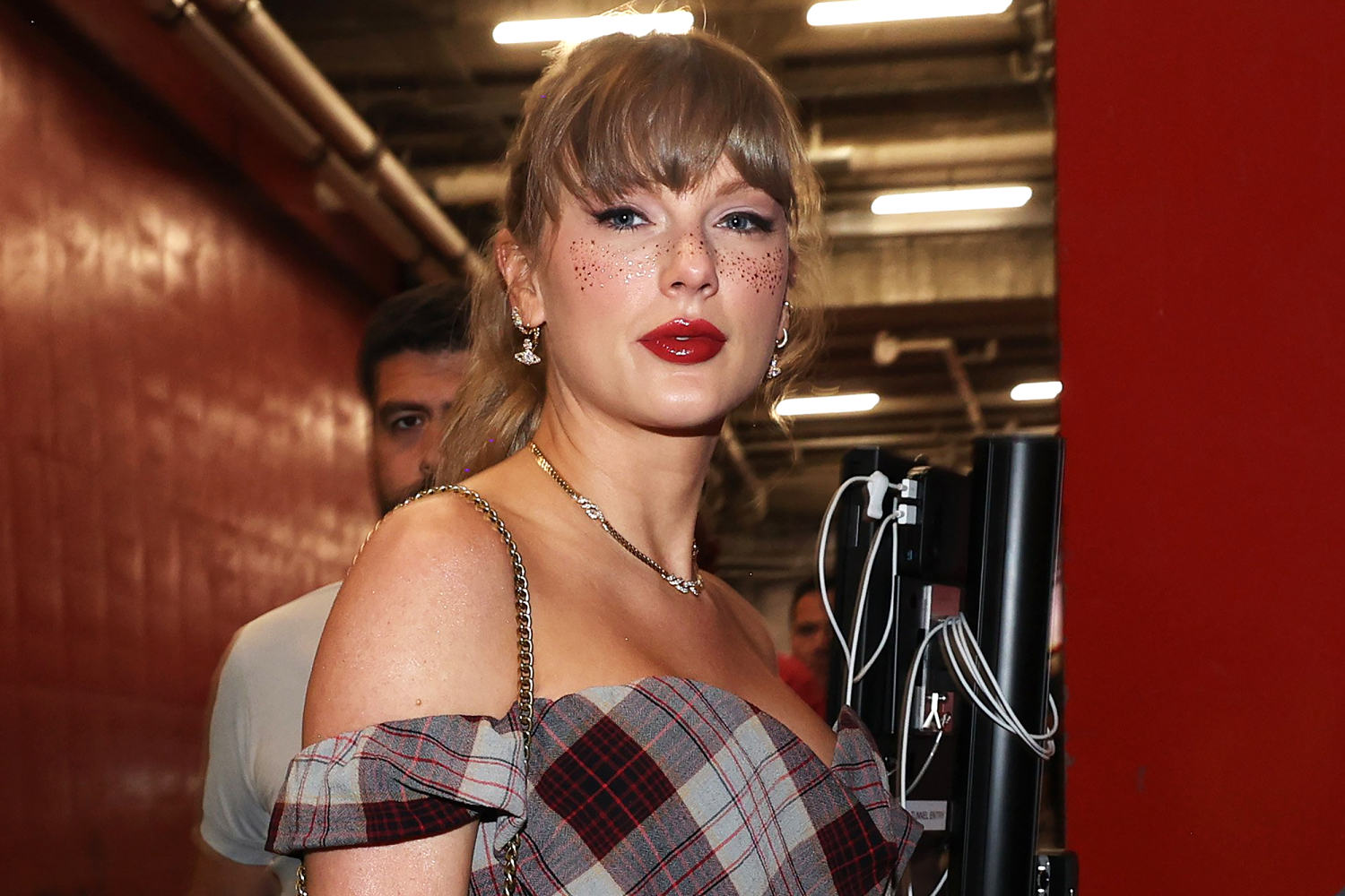 Taylor Swift attends 'Monday Night Football' in Kansas City for Chiefs-Saints