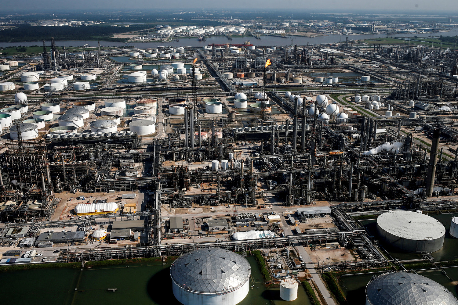 2 dead after a hydrogen sulfide leak at a Houston-area Pemex facility