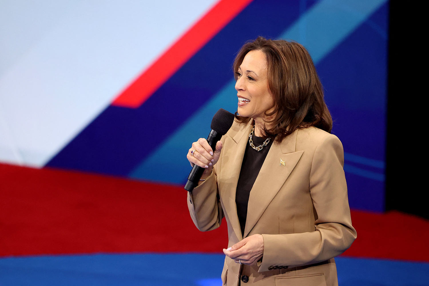 Harris points to California experience for how she would differ from Biden on border policy