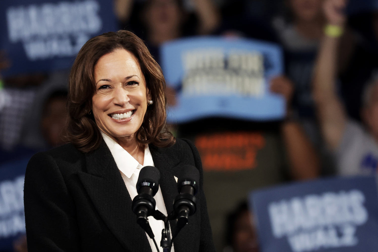 Harris rallies in a Pennsylvania bellwether county as she focuses on 'blue wall' states