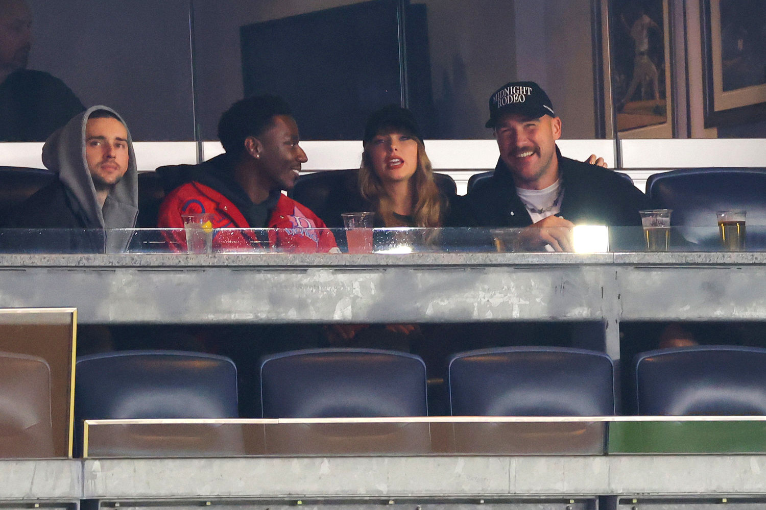 Taylor Swift, Travis Kelce attend Yankees' playoff game in NYC