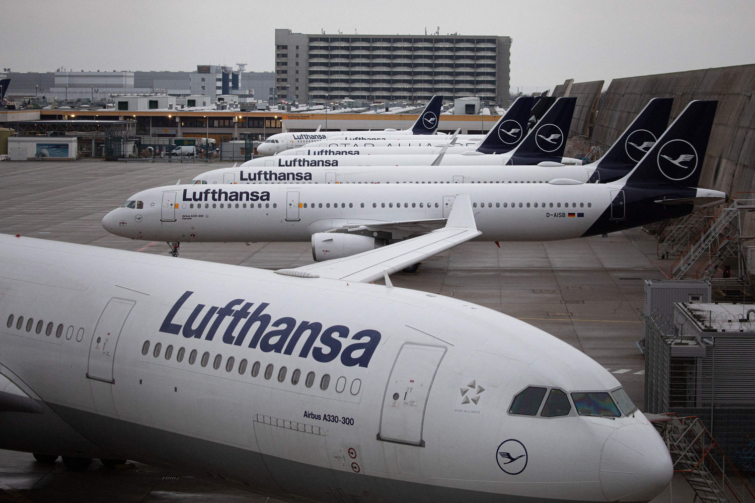 Lufthansa fined record $4 million for  discriminating against Jewish passengers