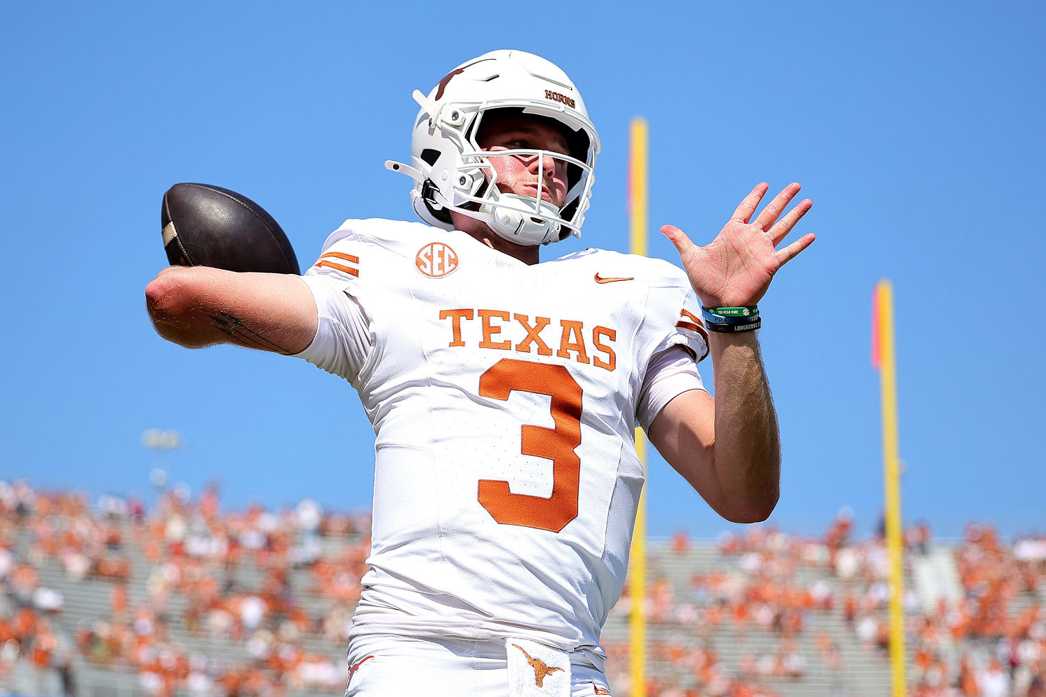 In college football showdown, Texas will try beating Georgia at its own game