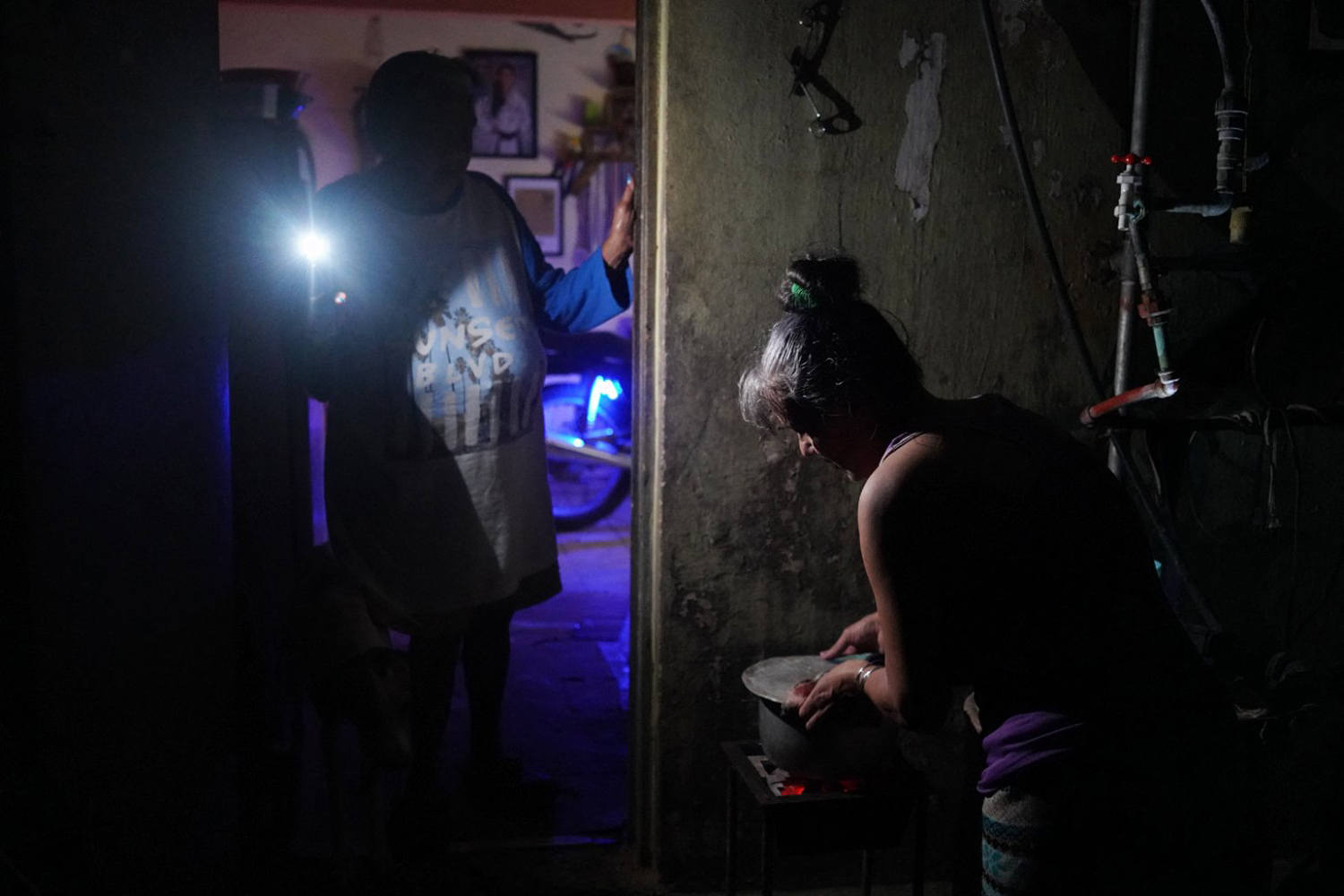 Slow progress after Cuba’s electrical grid collapses twice in 24 hours