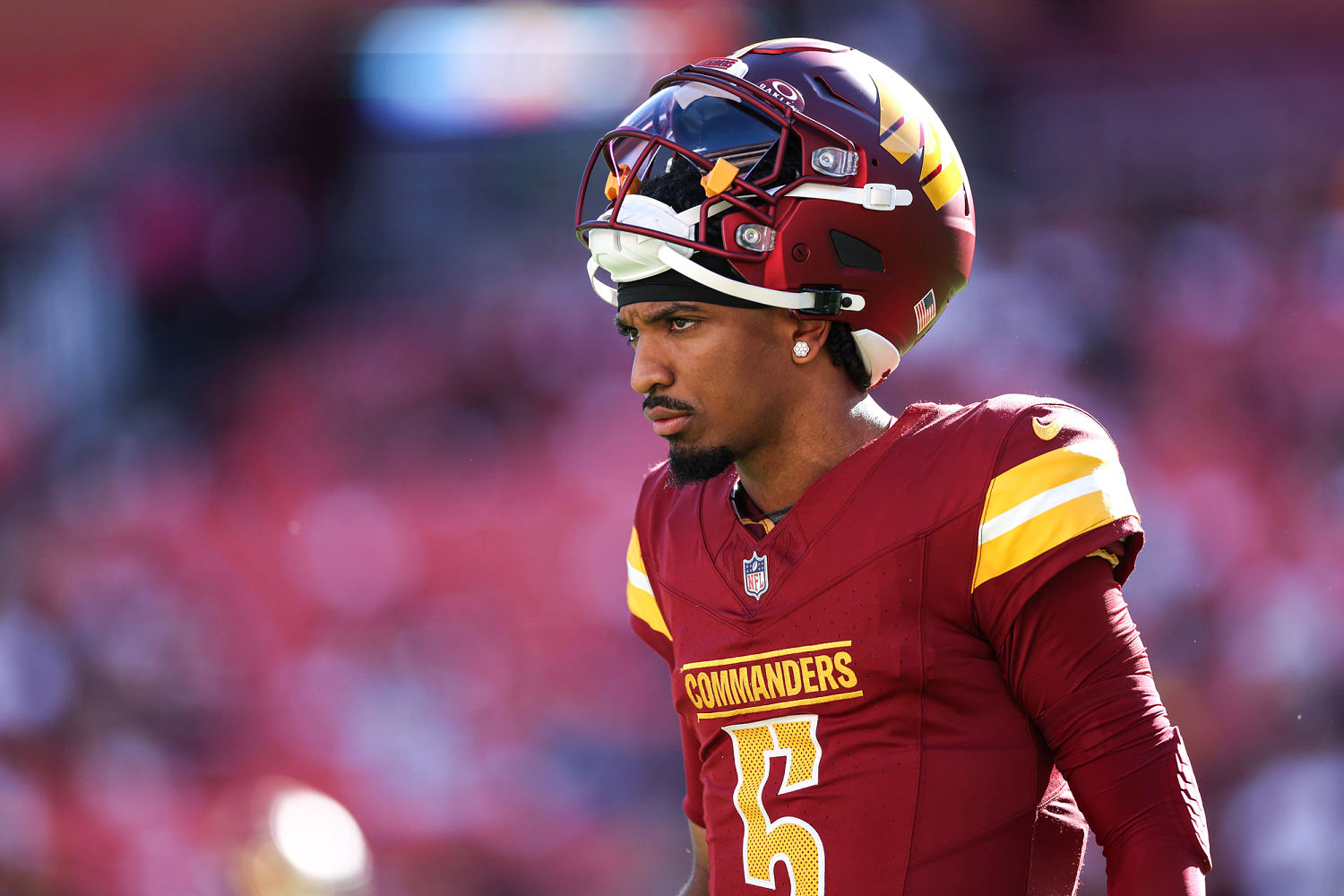 Commanders QB Jayden Daniels leaves game vs. Panthers with rib injury