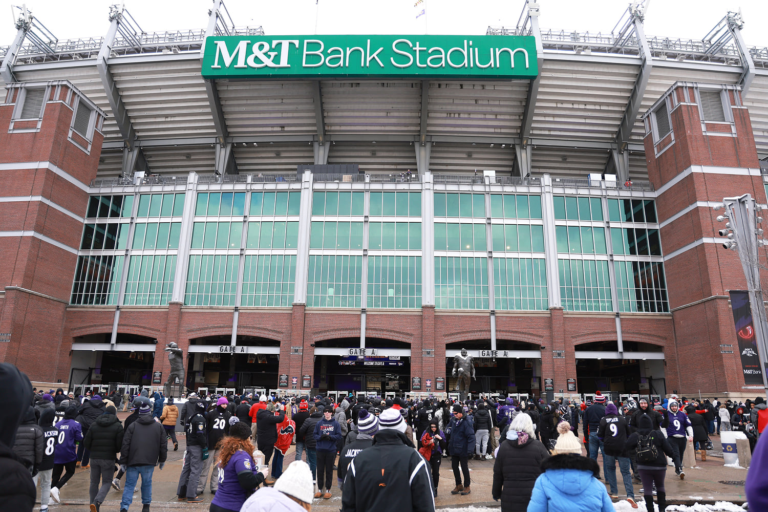 Baltimore man arrested in alleged assaults on Washington Commanders fans