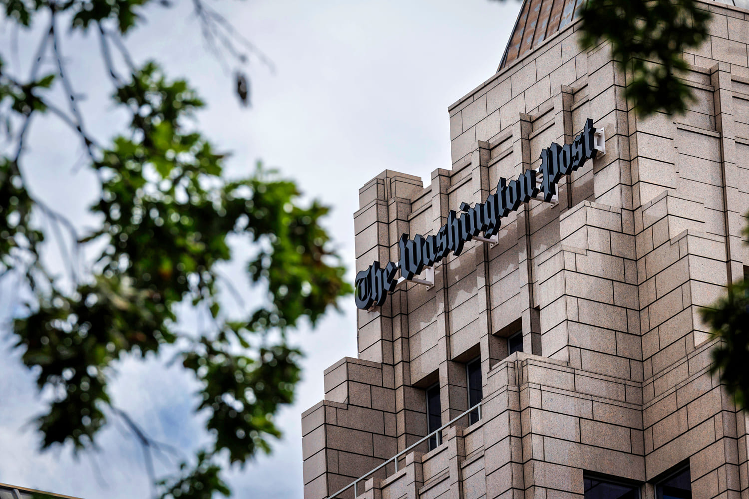 Washington Post editor resigns after accusing CEO of killing column