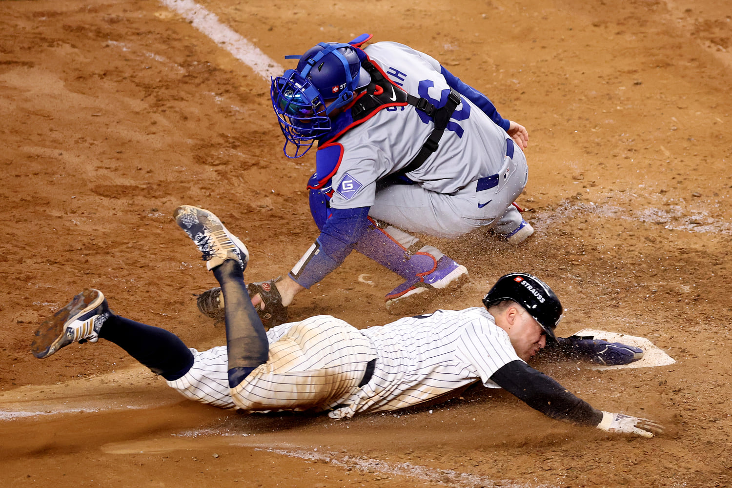 Yankees lead Dodgers 7-4 in Game 4 of World Series