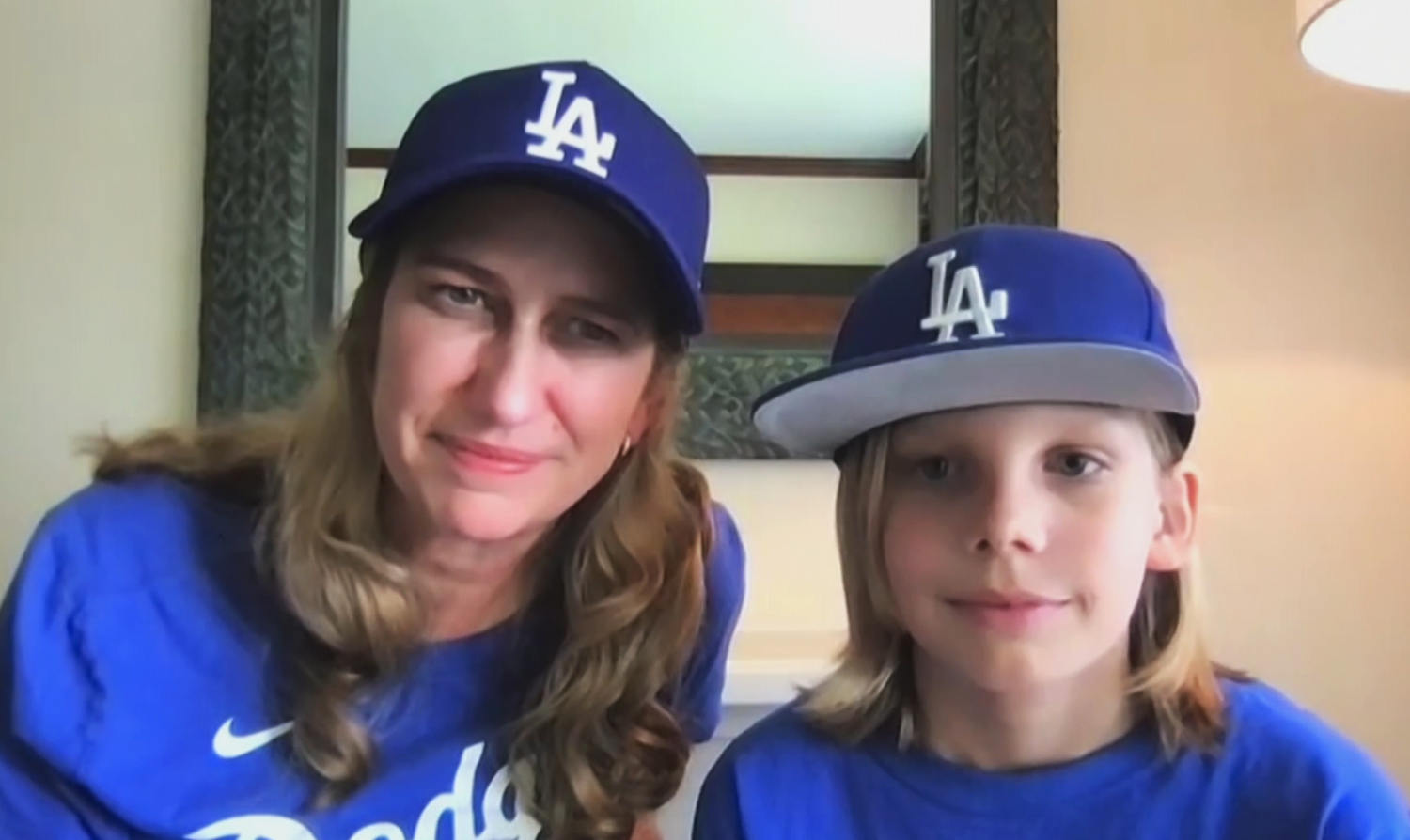 10-year-old Dodgers fan describes the moment he caught Freddie Freeman's grand slam ball