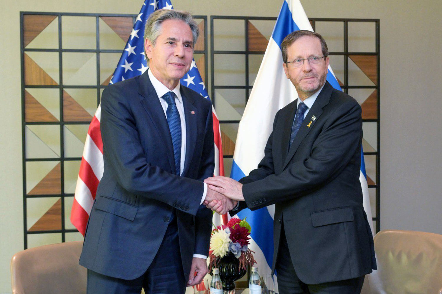 Blinken makes clear to Israel that steps so far to increase aid in Gaza are insufficient