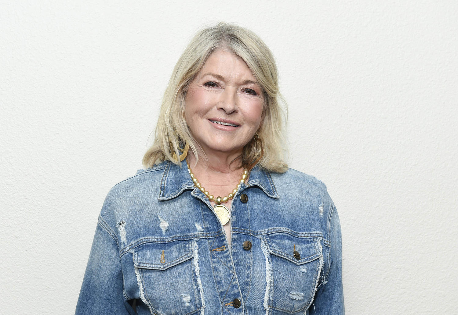 Martha Stewart announces an autobiography of her life is coming. What to know