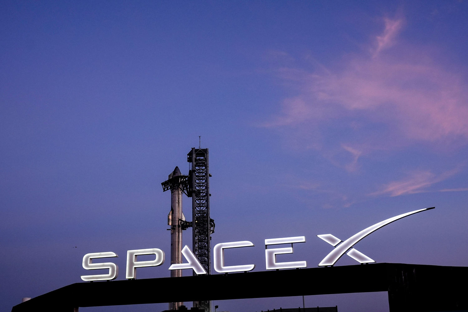 SpaceX launches Starship’s fourth flight of the year, splashes down booster instead of catching it