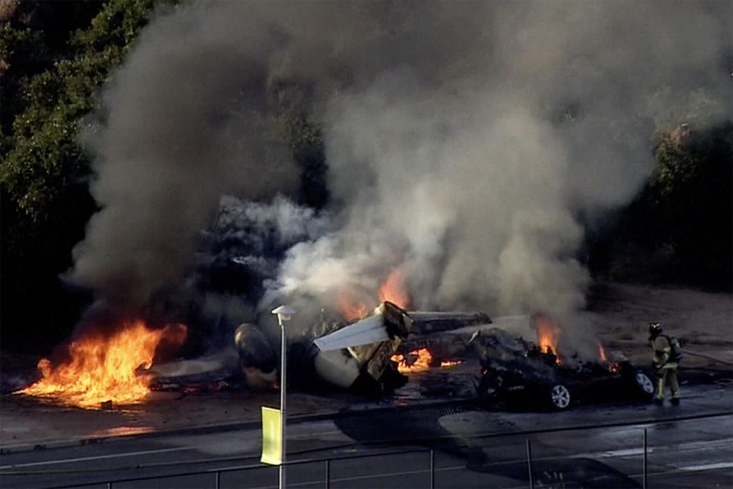 5 dead after small jet crashes into vehicle after taking off in suburban Phoenix