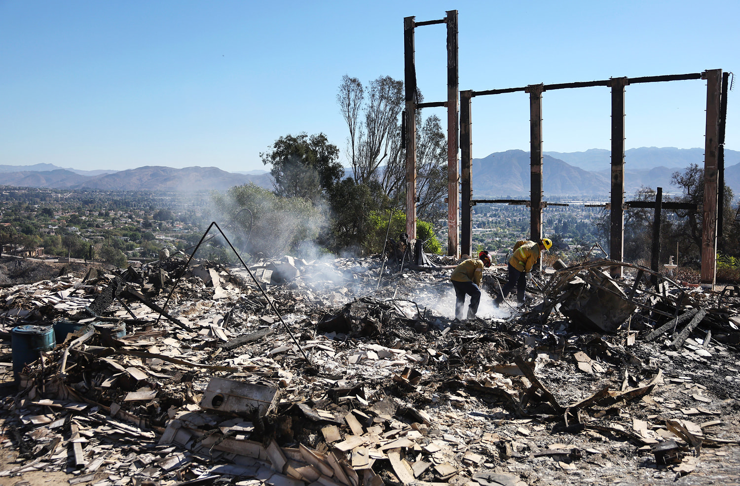 Calmer winds help firefighters make progress against California's Mountain Fire