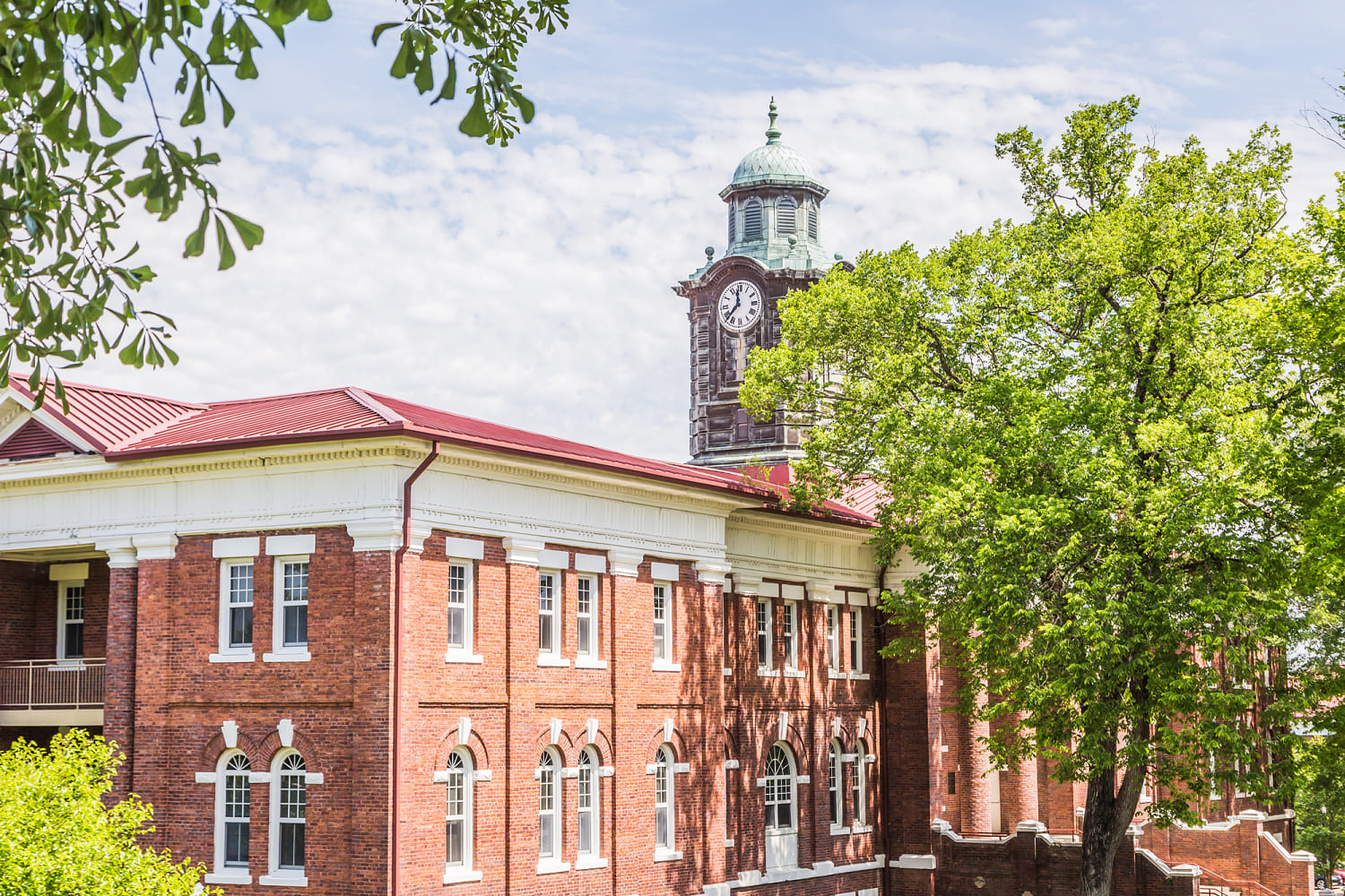 1 dead and several injured at Tuskegee University homecoming weekend shooting