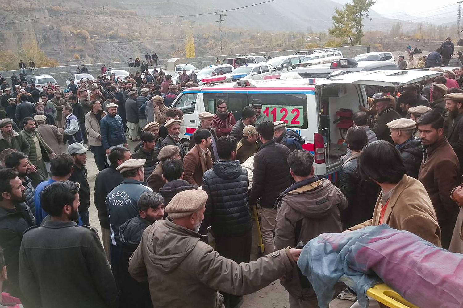 241113 pakistan bus crash vl 1011a bf3583