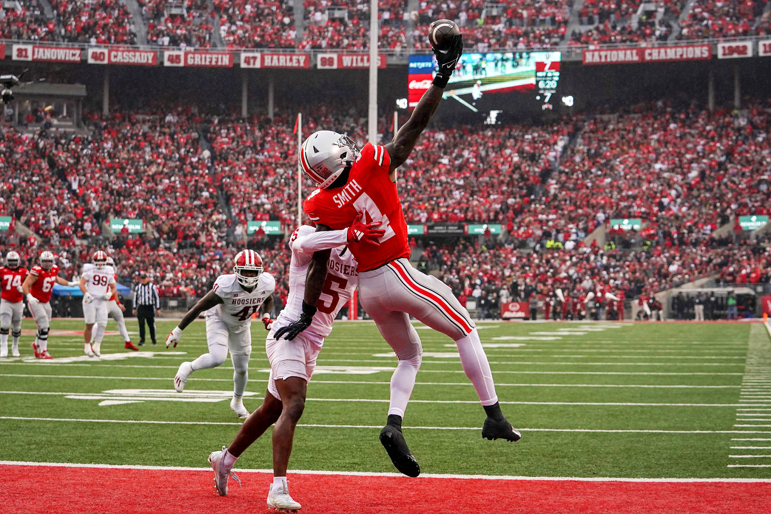 No. 2 Ohio State takes control in the 2nd half and runs over No. 5 Indiana 38-15