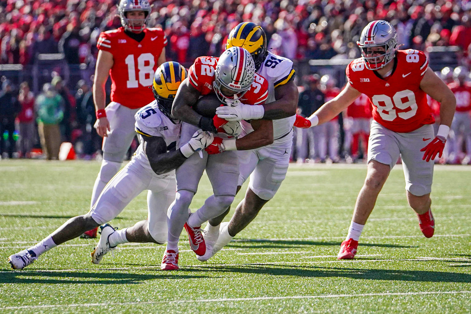 Players scuffle on field after Michigan upsets No. 2 Ohio State 13-10