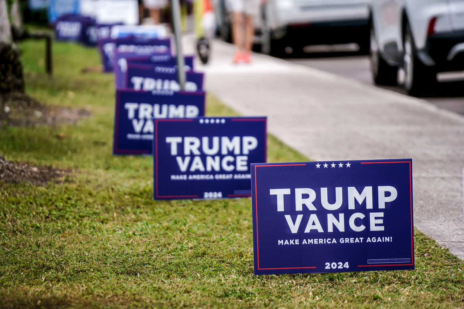 Man arrested in connection with burglary of Trump campaign office