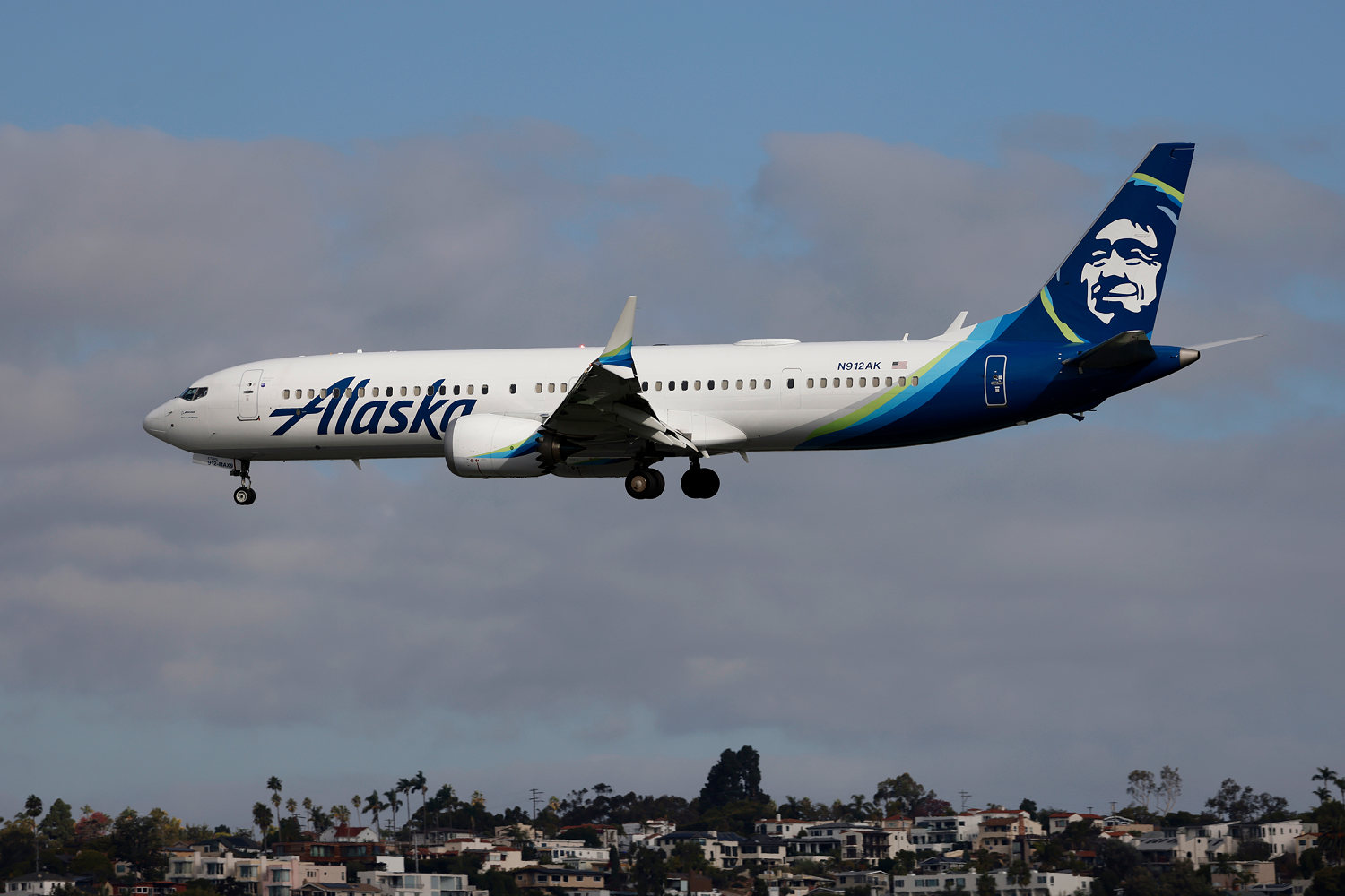 Alaska Airlines plans new nonstop flights to Japan, Korea in $1B postmerger profit push