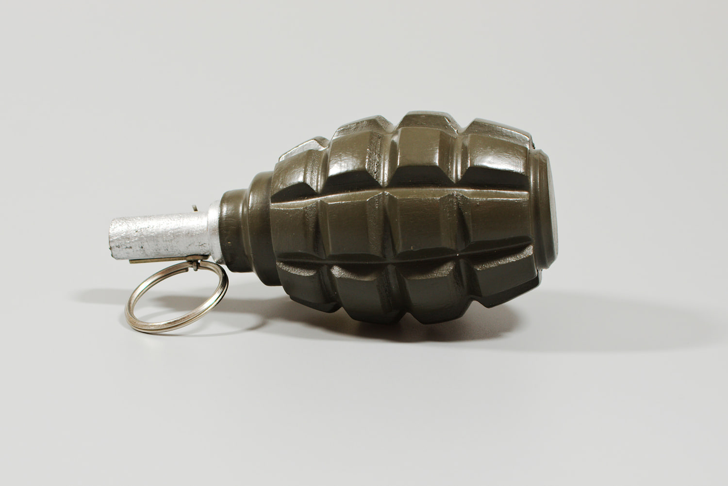 Grenade found inside passenger's carry-on luggage at LaGuardia Airport, TSA says