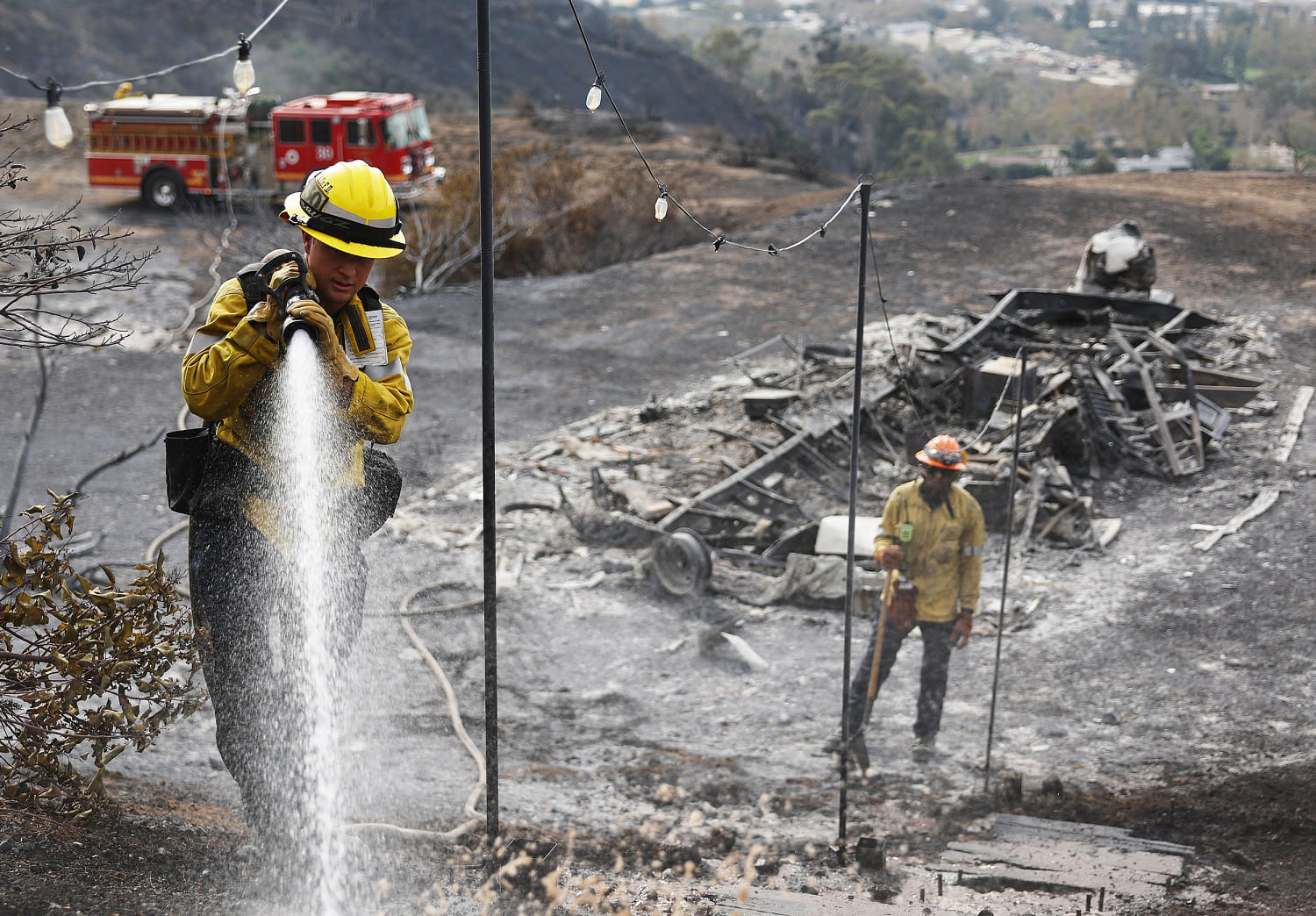 Malibu fire burns more than 4,000 acres but respite may be on the way as winds dwindle