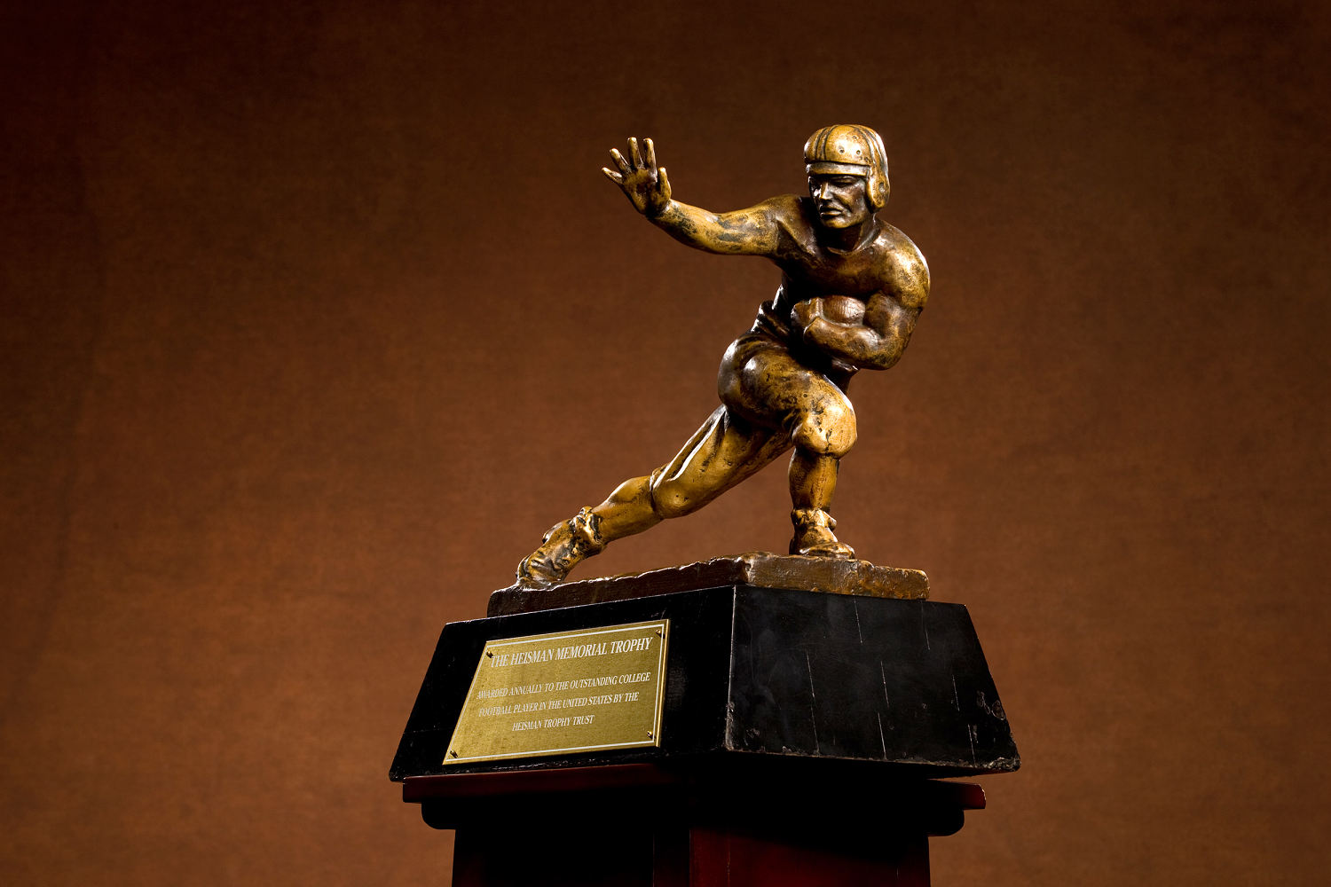 Colorado star Travis Hunter wins 2024 Heisman Trophy as best player in college football