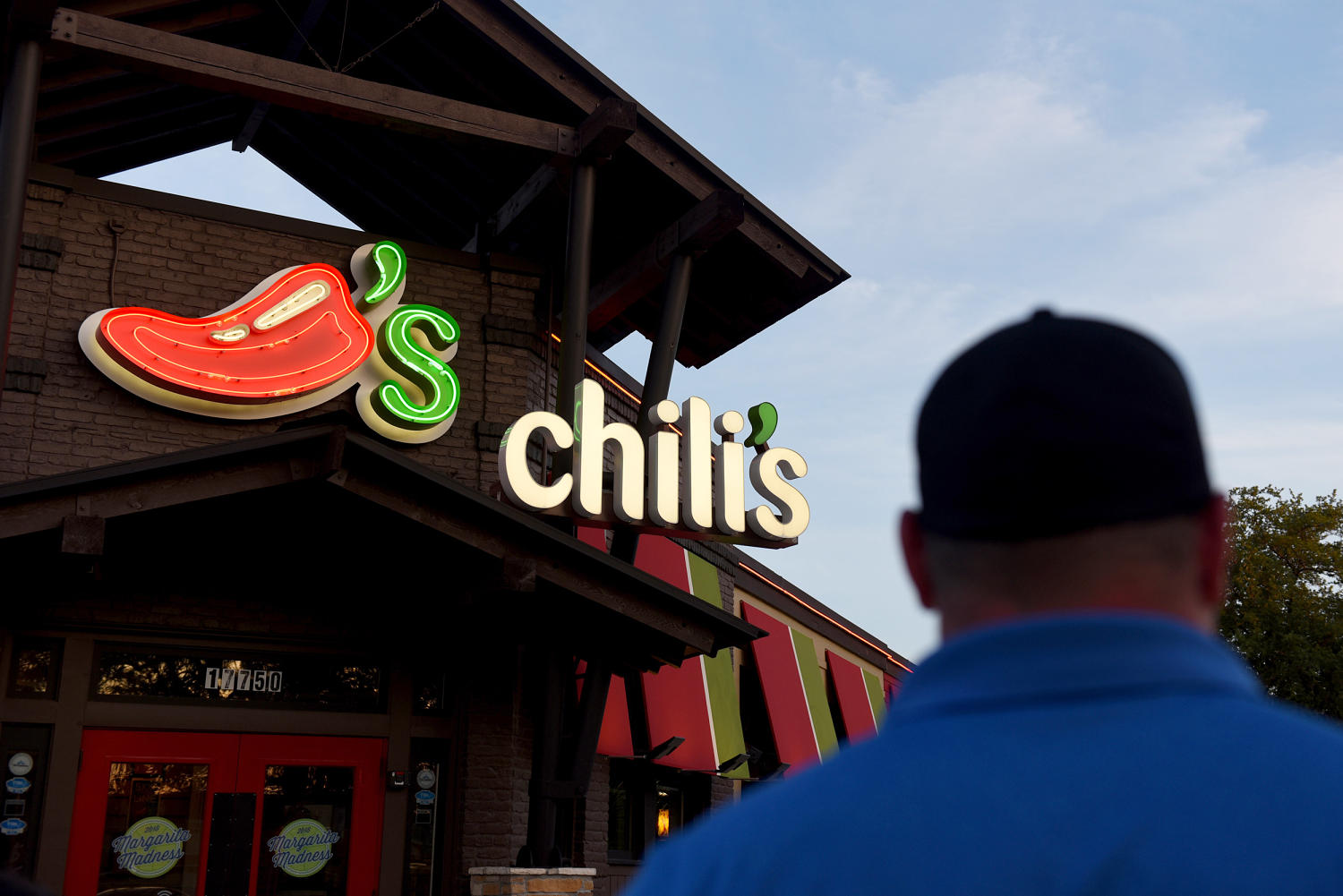 From Chili's to burger chains, here are the restaurant industry winners and losers in 2024