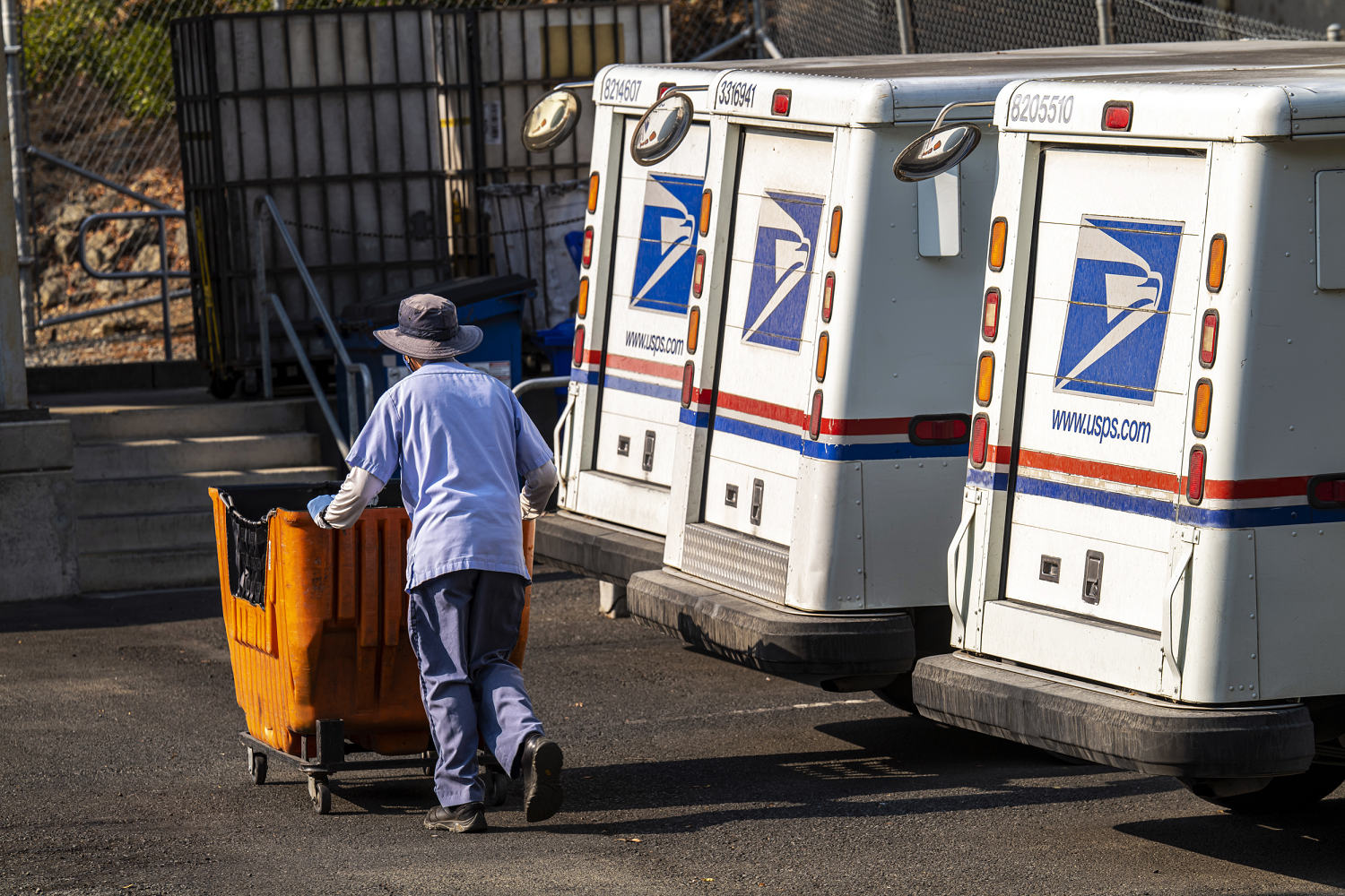 USPS to resume accepting China shipments