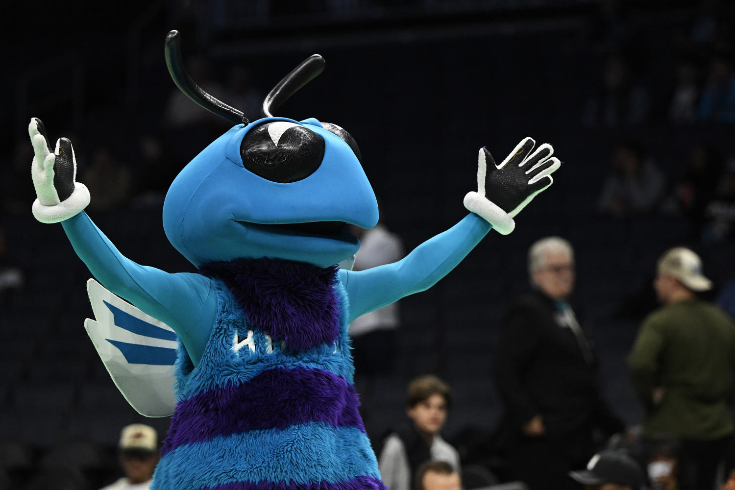 Charlotte Hornets apologize after taking back PlayStation 5 gifted to teen fan during game