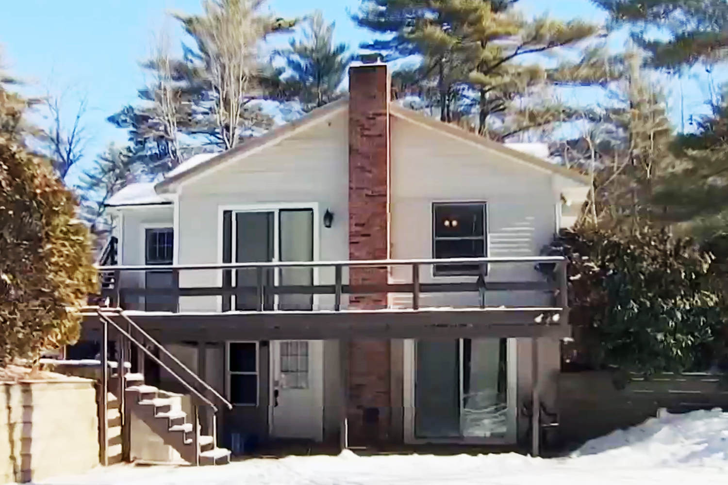 Four in New Hampshire found dead on Christmas of apparent carbon monoxide poisoning