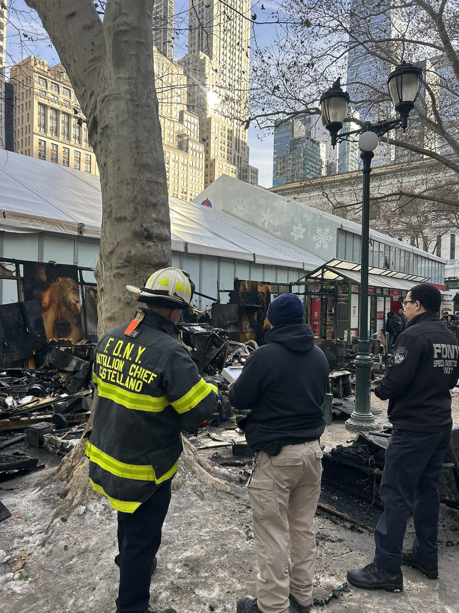 Kiosk catches fire at popular NYC holiday market