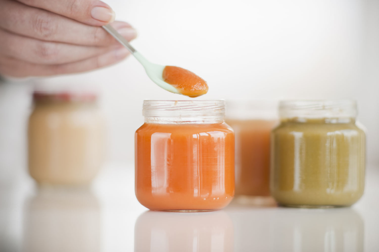 FDA limits toxic lead in some baby foods