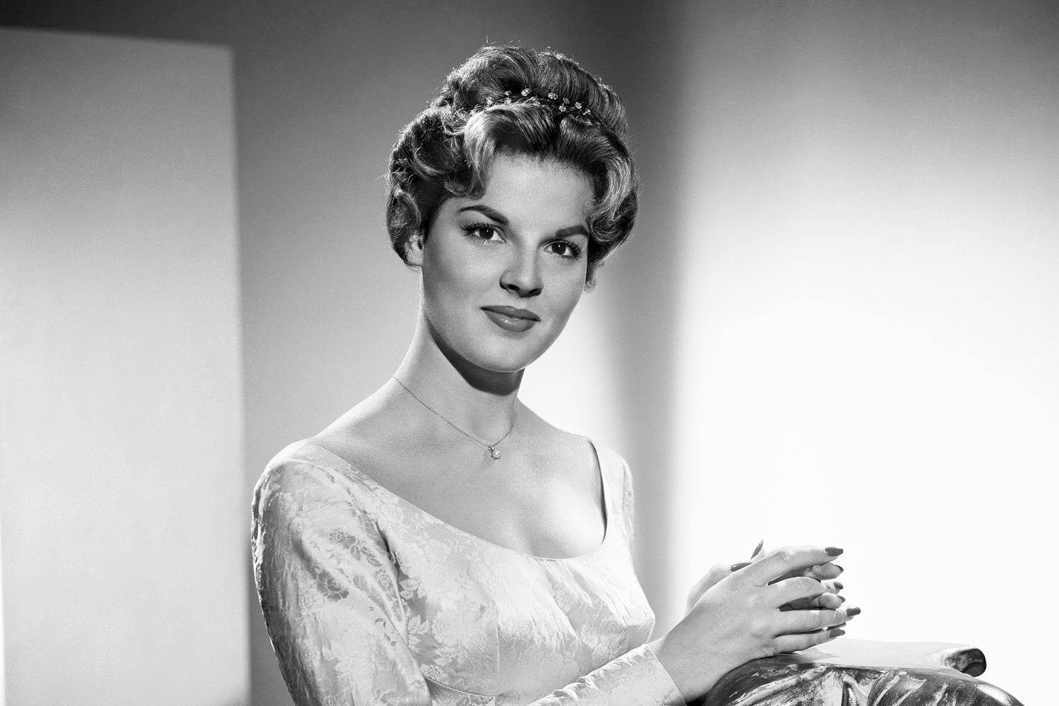 Anita Bryant, a former beauty queen turned anti-gay crusader, dies at 84