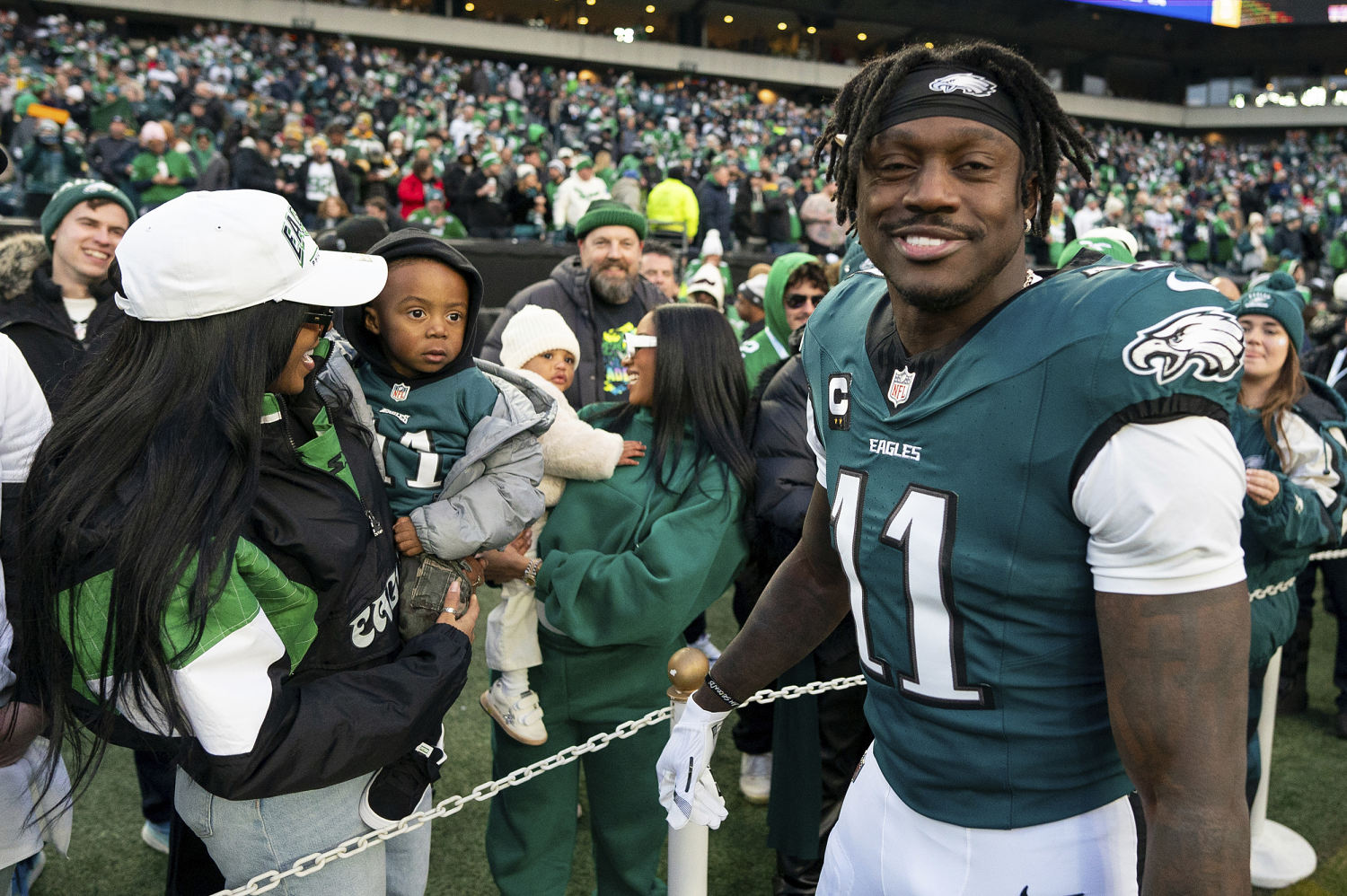 Eagles receiver A.J. Brown was reading a book on the sidelines of team's playoff win