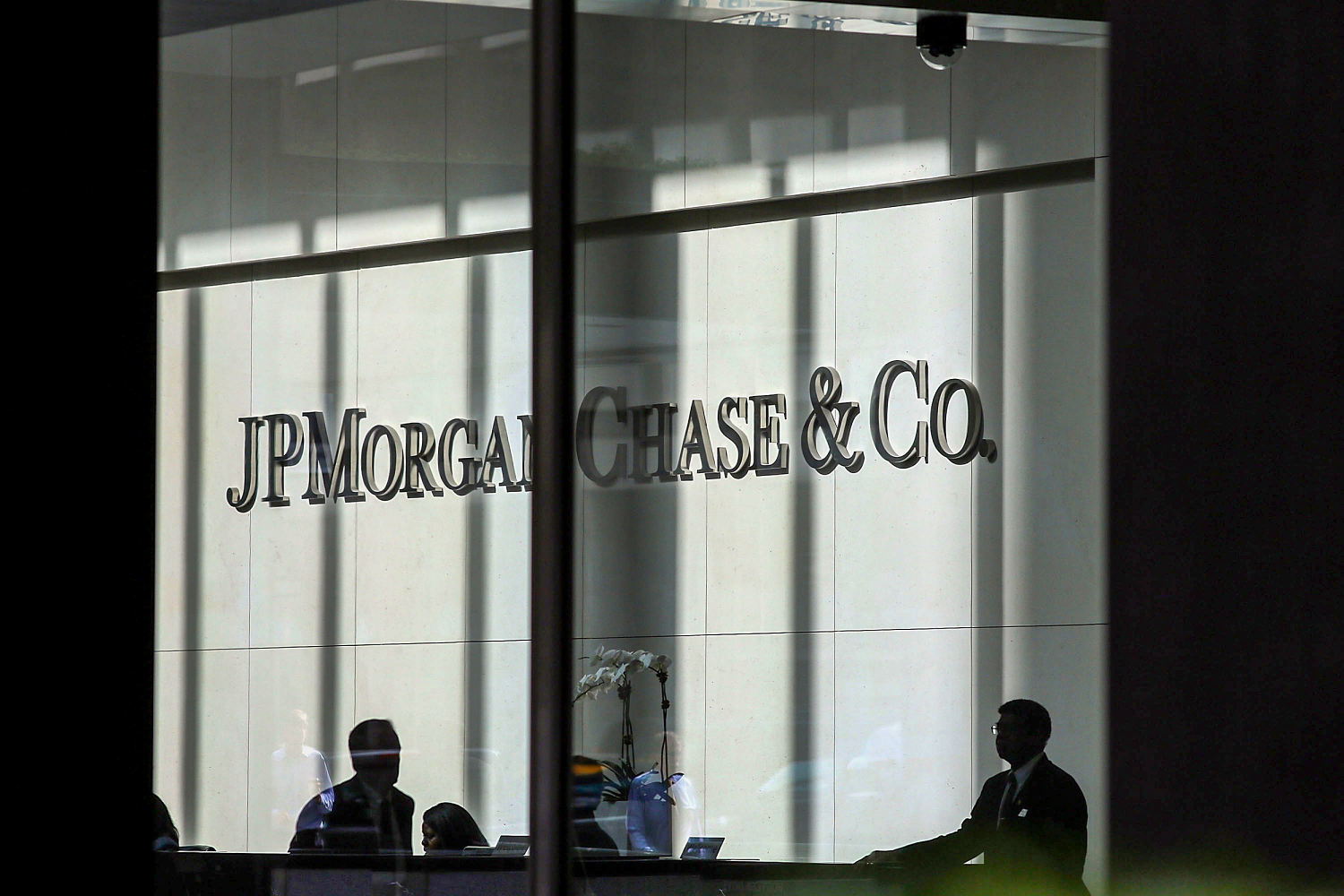 JPMorgan Chase posts record profit as the bank’s massive scale pays off