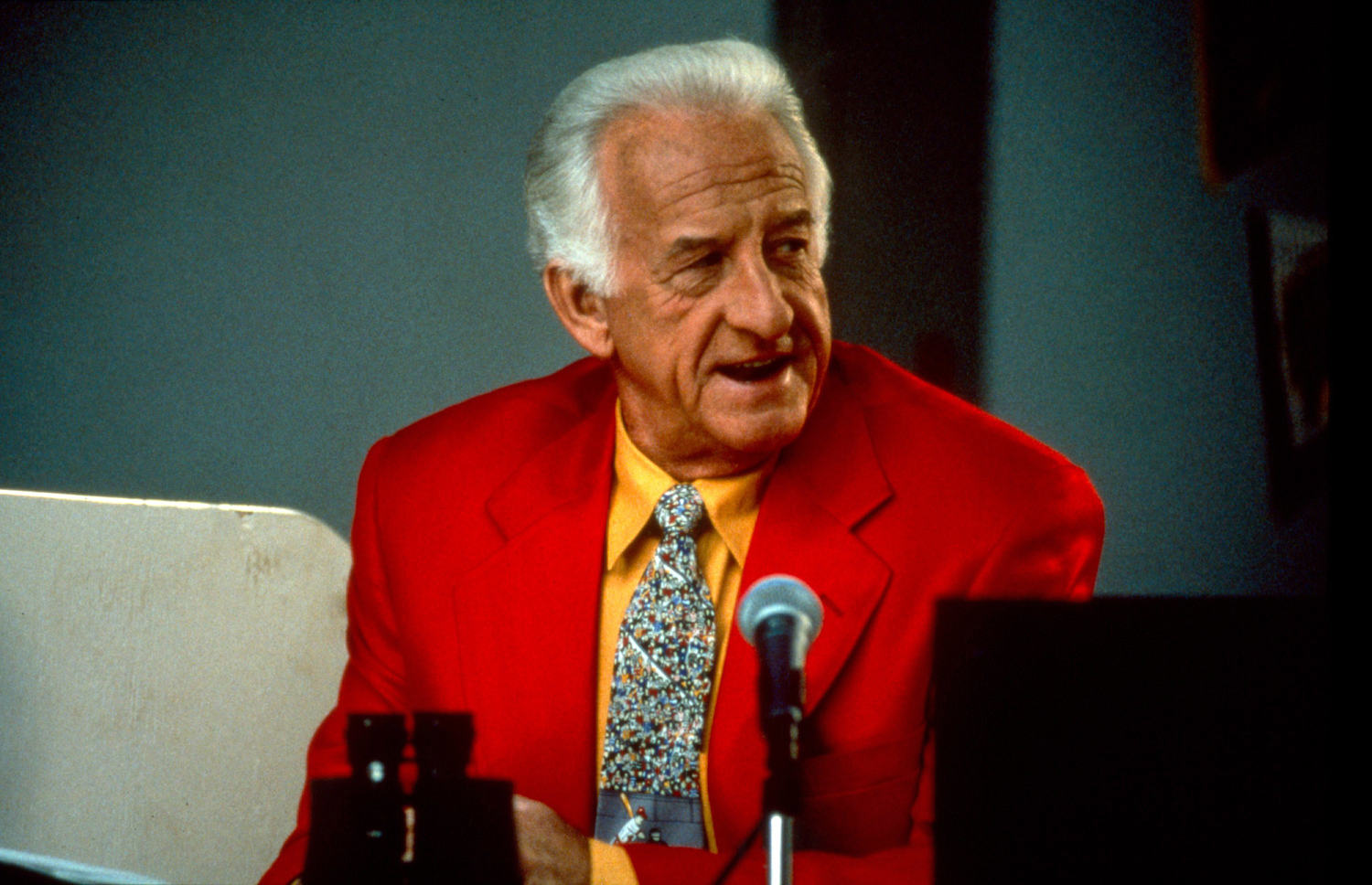 Bob Uecker, beloved baseball announcer and 'Major League' actor, dies at 90