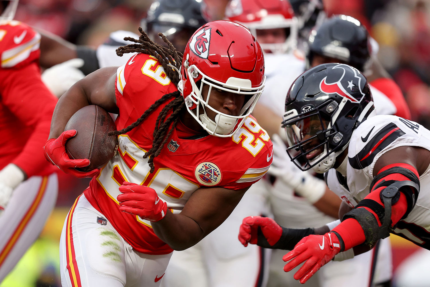 Chiefs lead Texans 20-12 in fourth quarter of NFL divisional playoff game