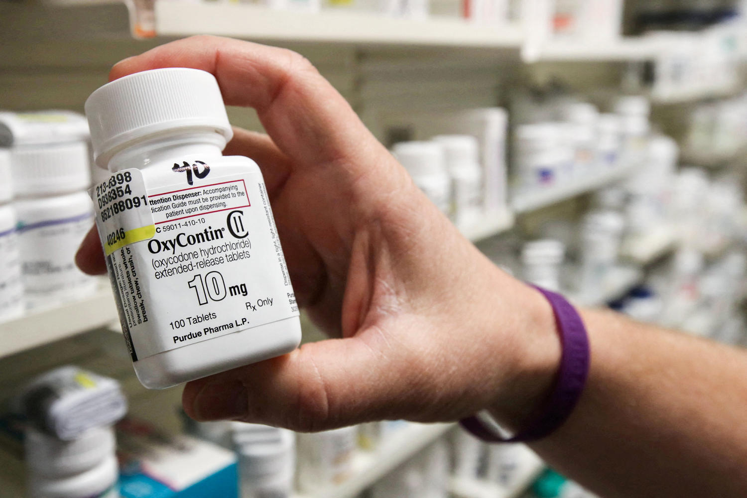 Purdue Pharma and Sackler family to pay $7.4 billion in settlement to OxyContin lawsuits