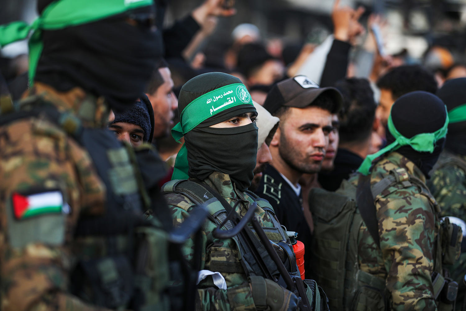 A defiant Hamas displays its authority in Gaza, posing a challenge to Netanyahu