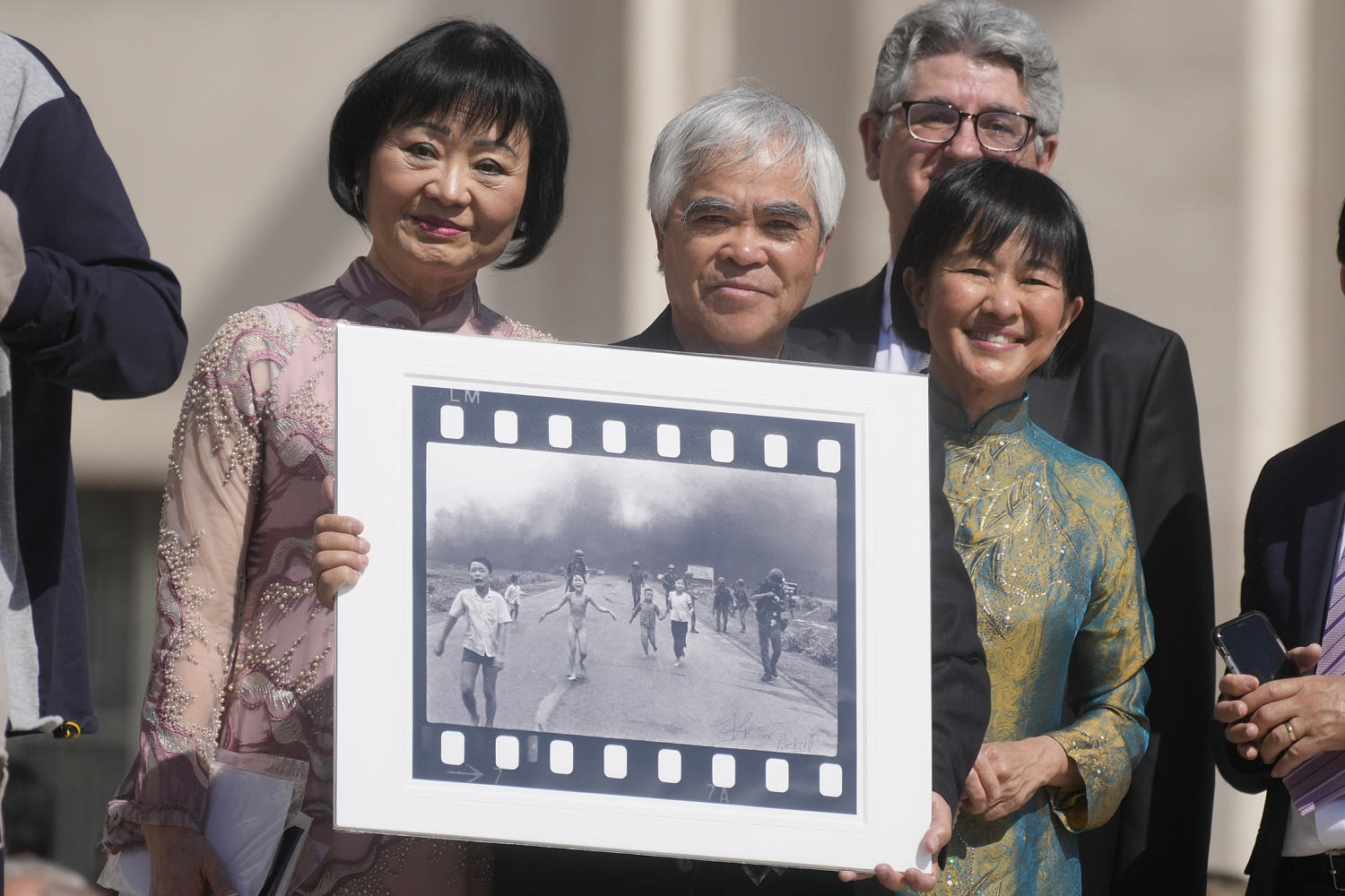 Sundance documentary disputes who took 'napalm girl' photo in Vietnam