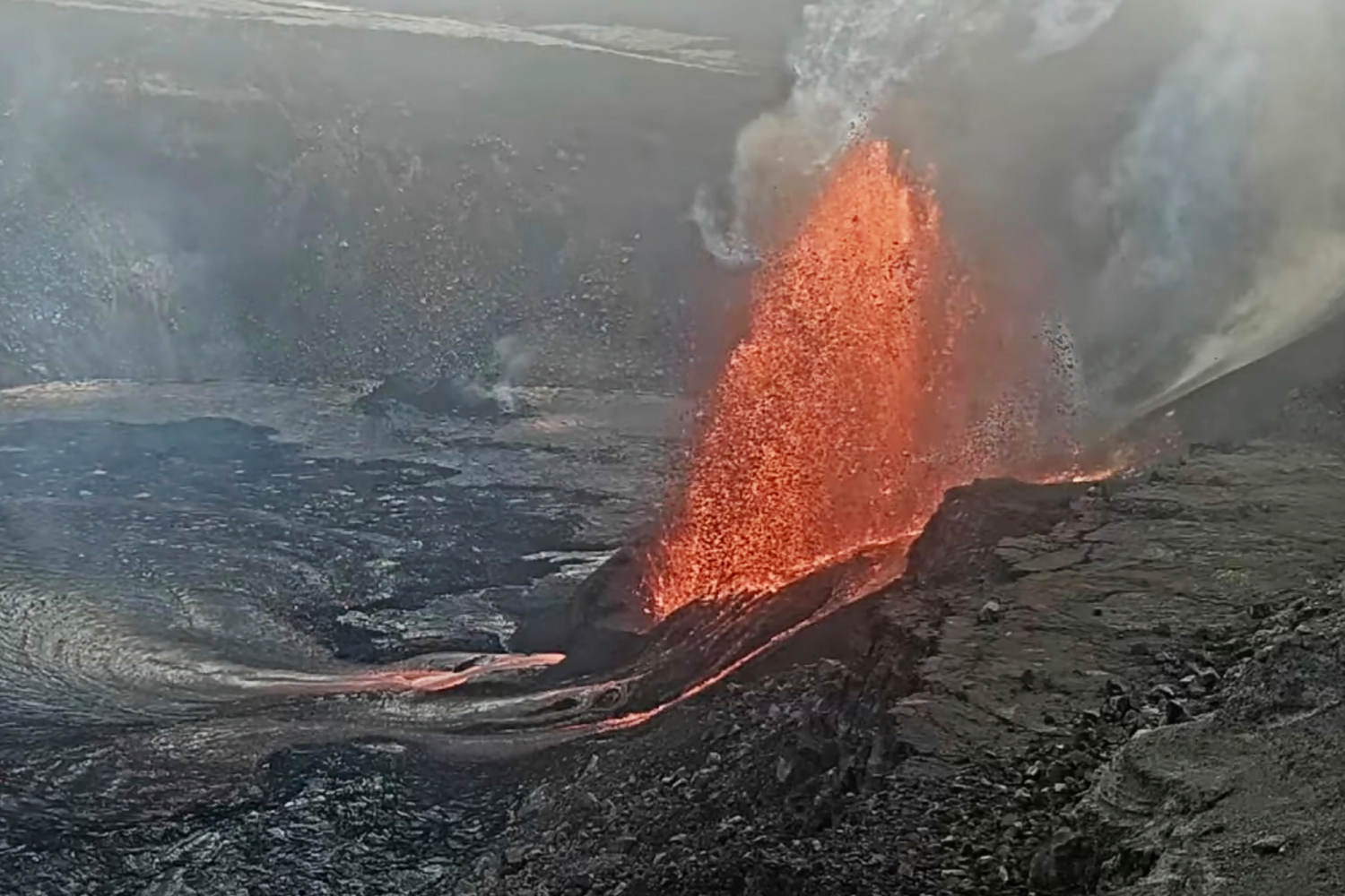 Hawaii's Kilauea spewing lava again, the latest activity in an on-and-off eruption