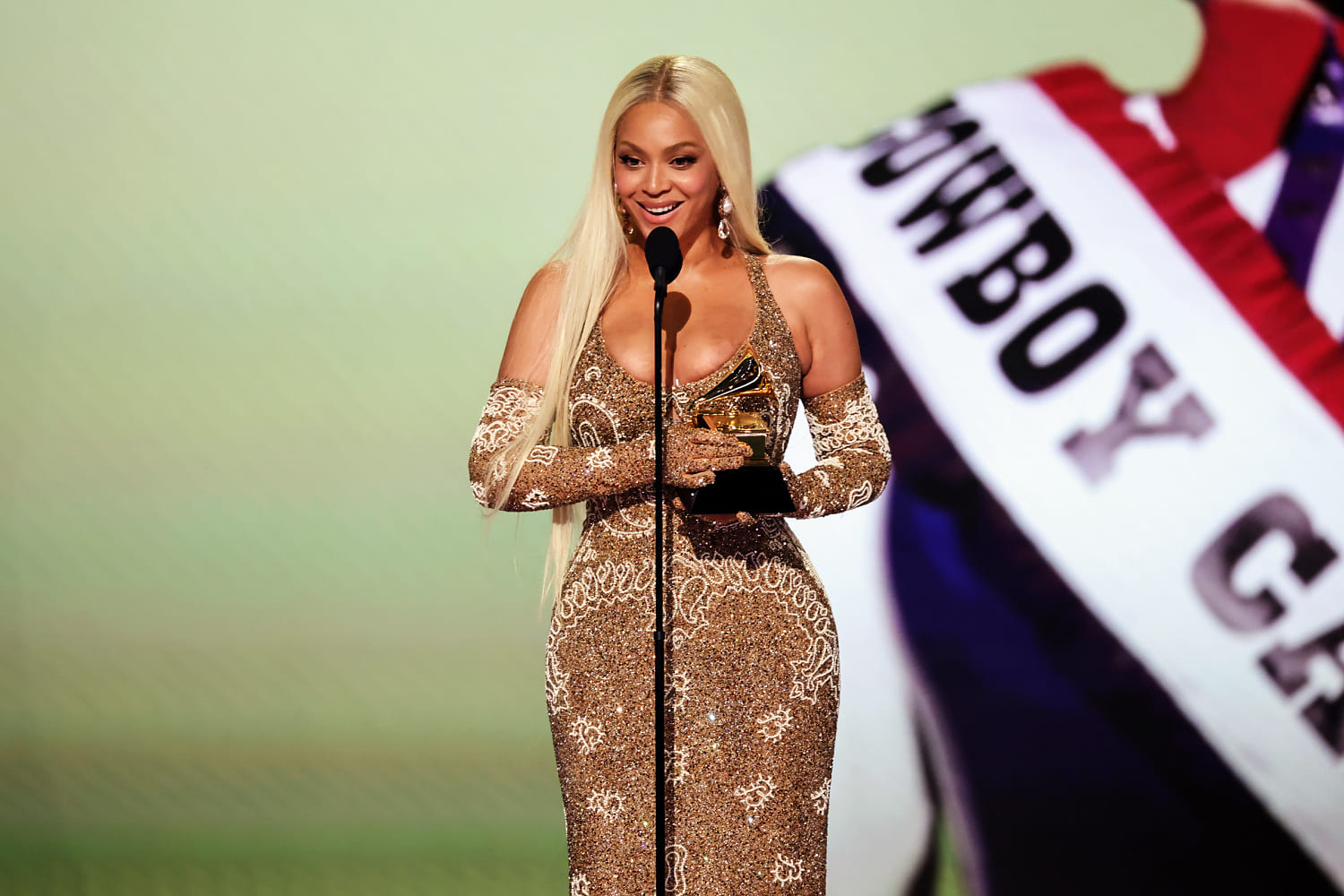 Beyoncé wins her first Grammy of the night for debut country album 'Cowboy Carter'